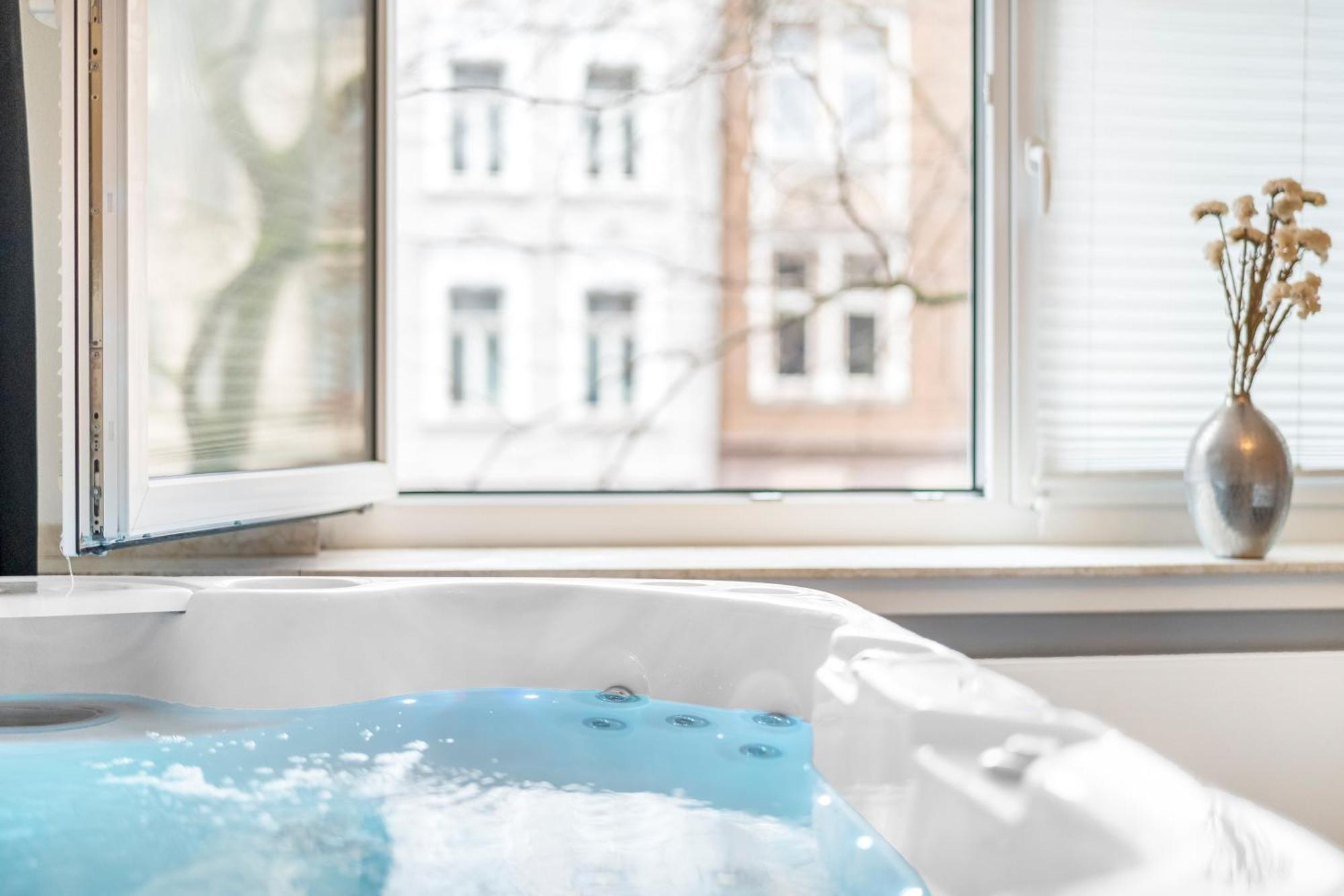 Urban Retreat - Whirpool - Lage * Kolonia