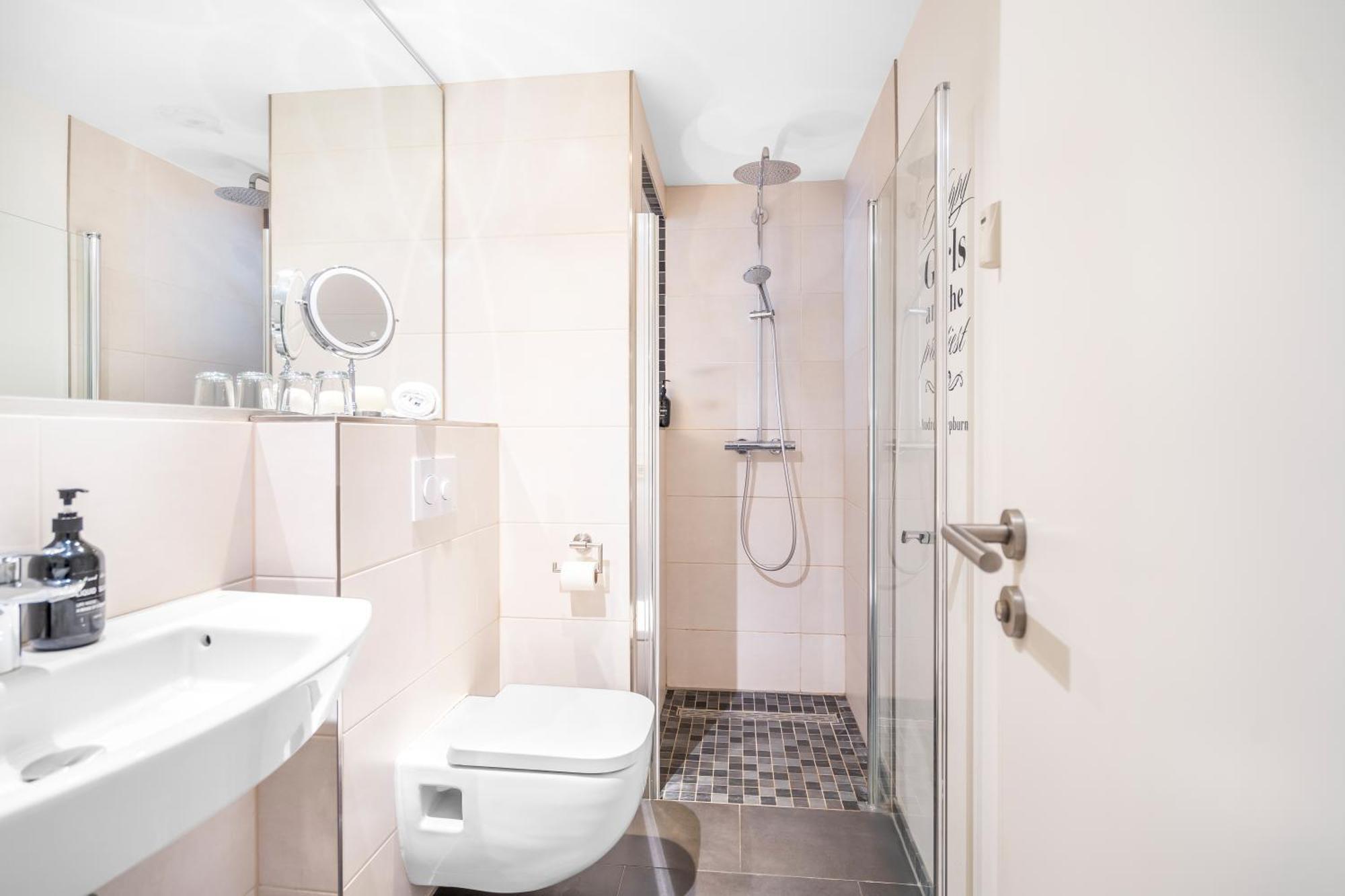 Urban Retreat - Whirpool - Lage Kolonia